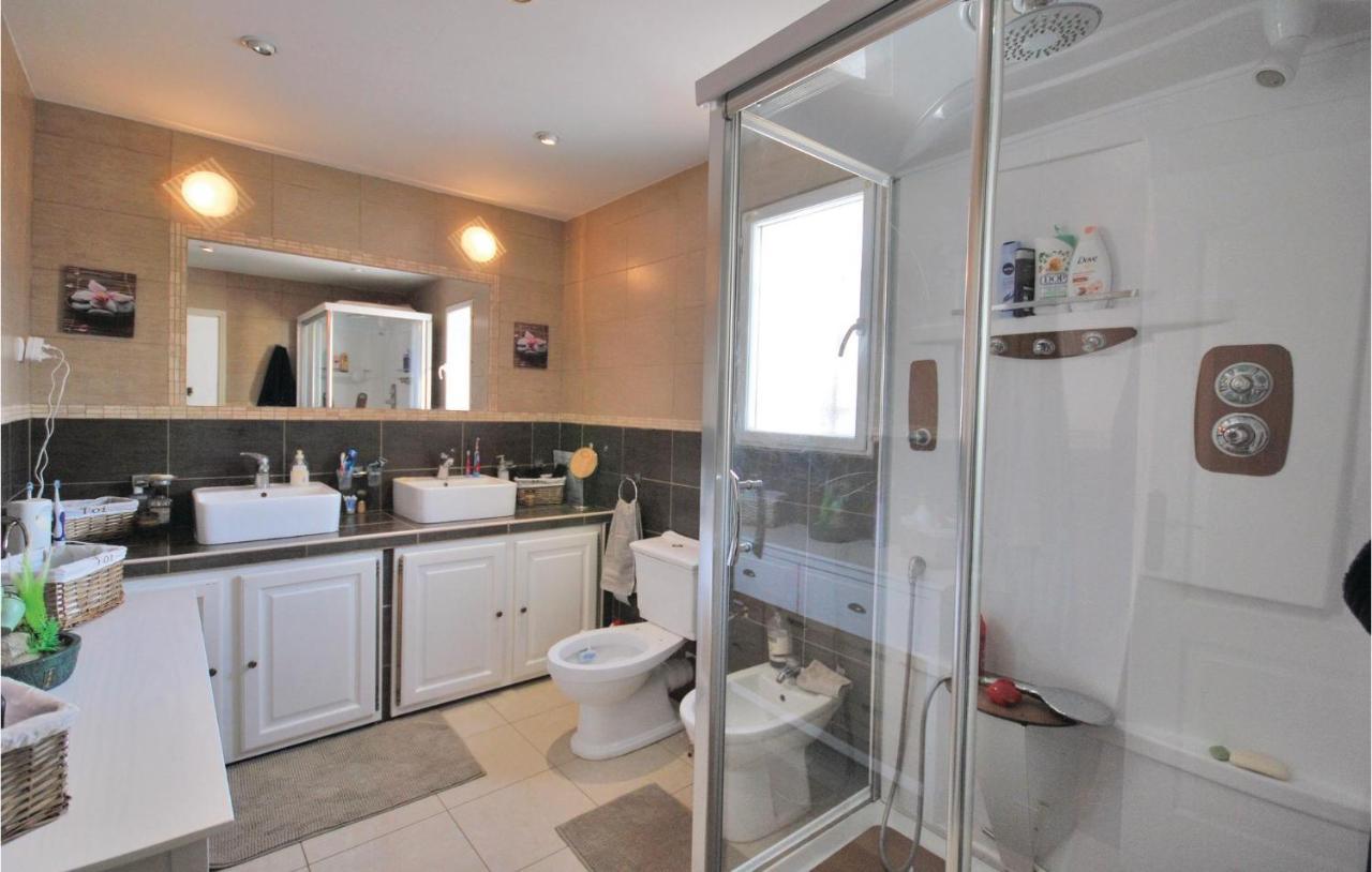Holiday home Beautiful In With Kitchen Frejus