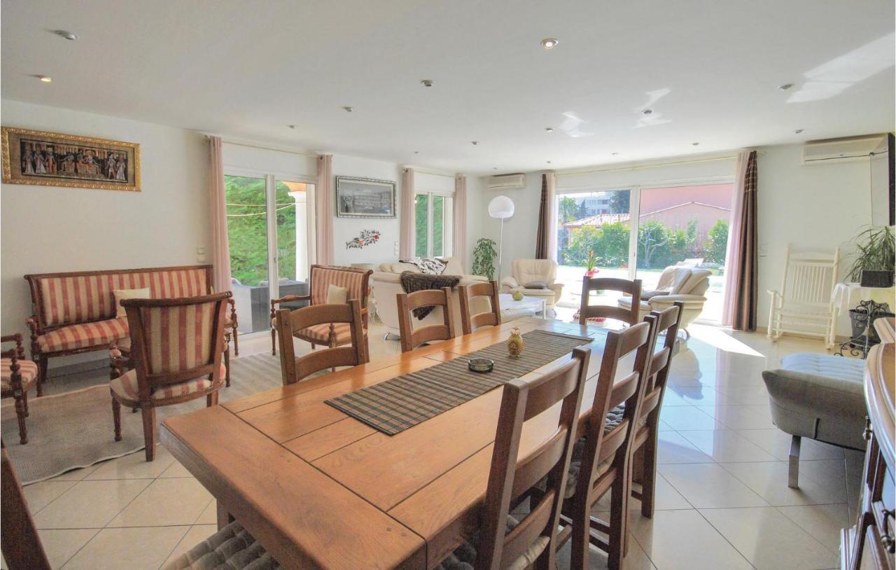 Beautiful In With Kitchen * Frejus