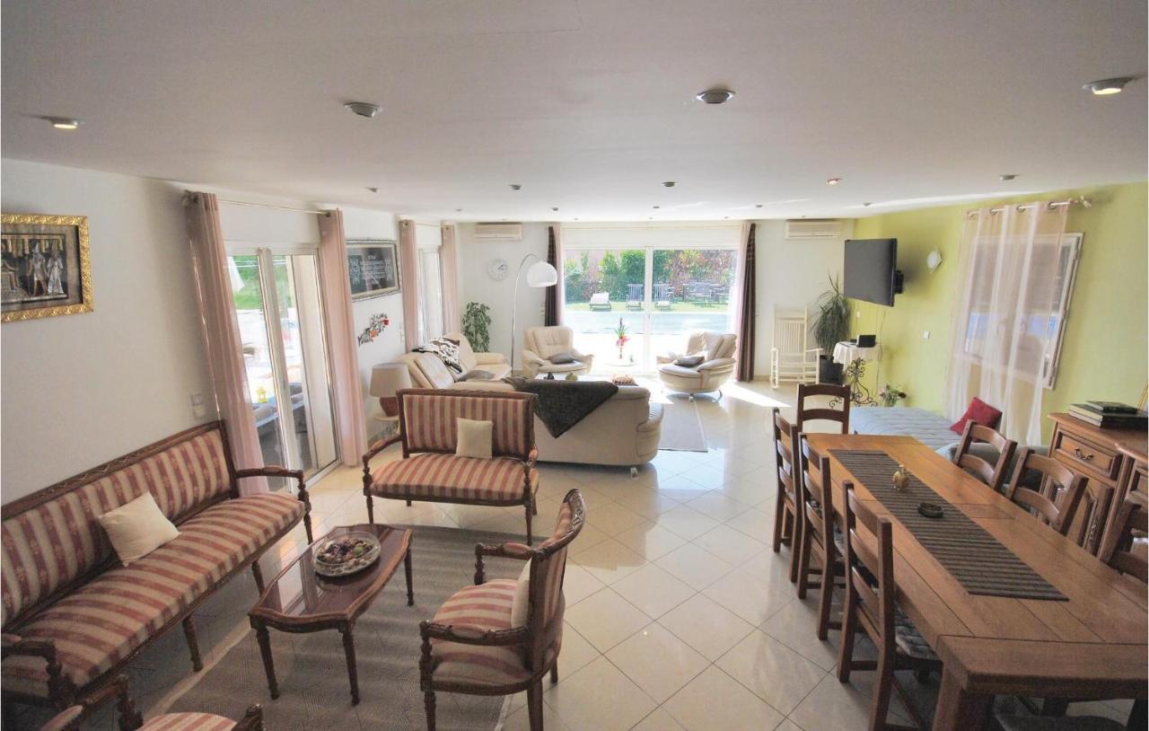 Beautiful In With Kitchen Fréjus